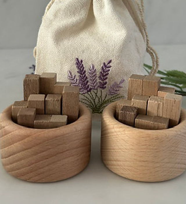 Wooden blocks essential oil diffuser