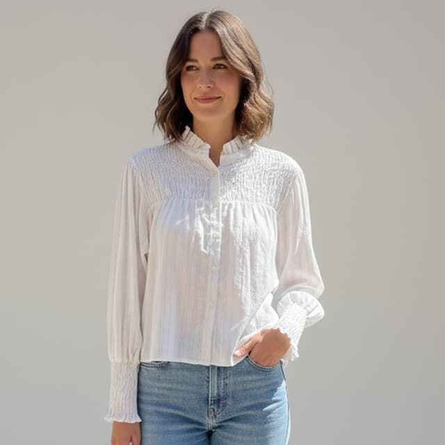 Blouse Romantique à Smocks et Col Volanté – Blanc Pur Taille Unique 