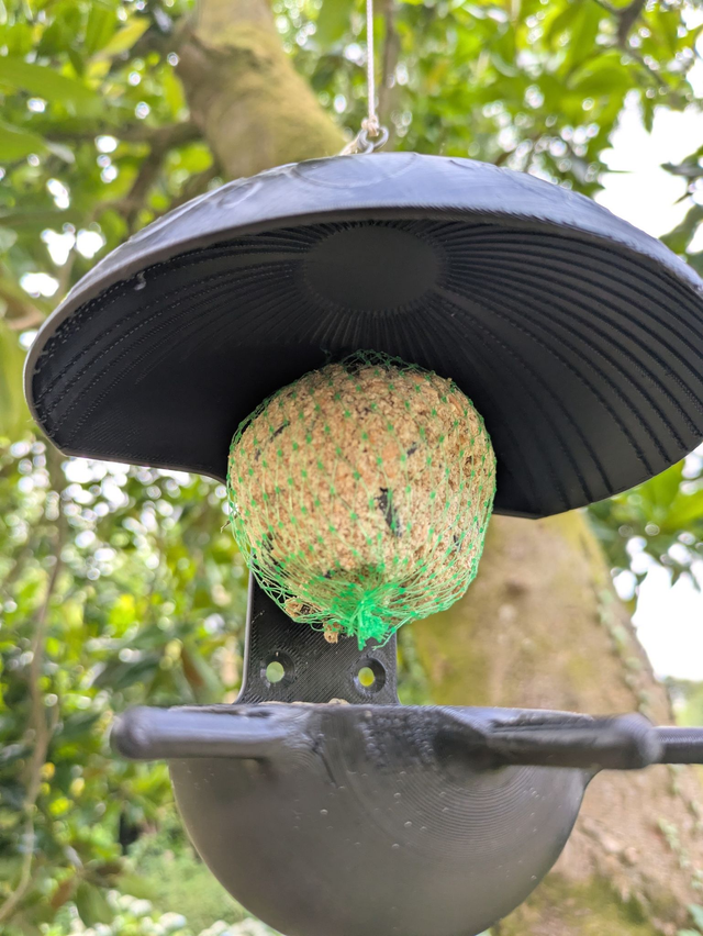 Mangeoire à oiseaux de la nature à suspendre ou murale en forme de champignon
