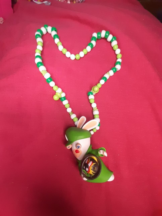 Collier lapin crétin Luigi 