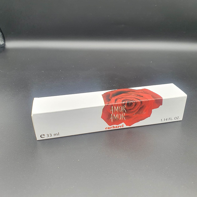 Amor Amor (Cacharel)