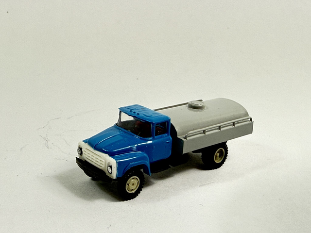 ZIL -130 Tankwagen TT 1:120