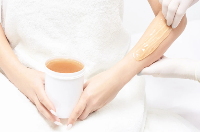 Beauté des pieds + pose de vernis semi-permanent (1h30)