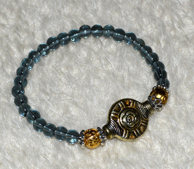 B59 - Bracelet en perles verre et fantaisie