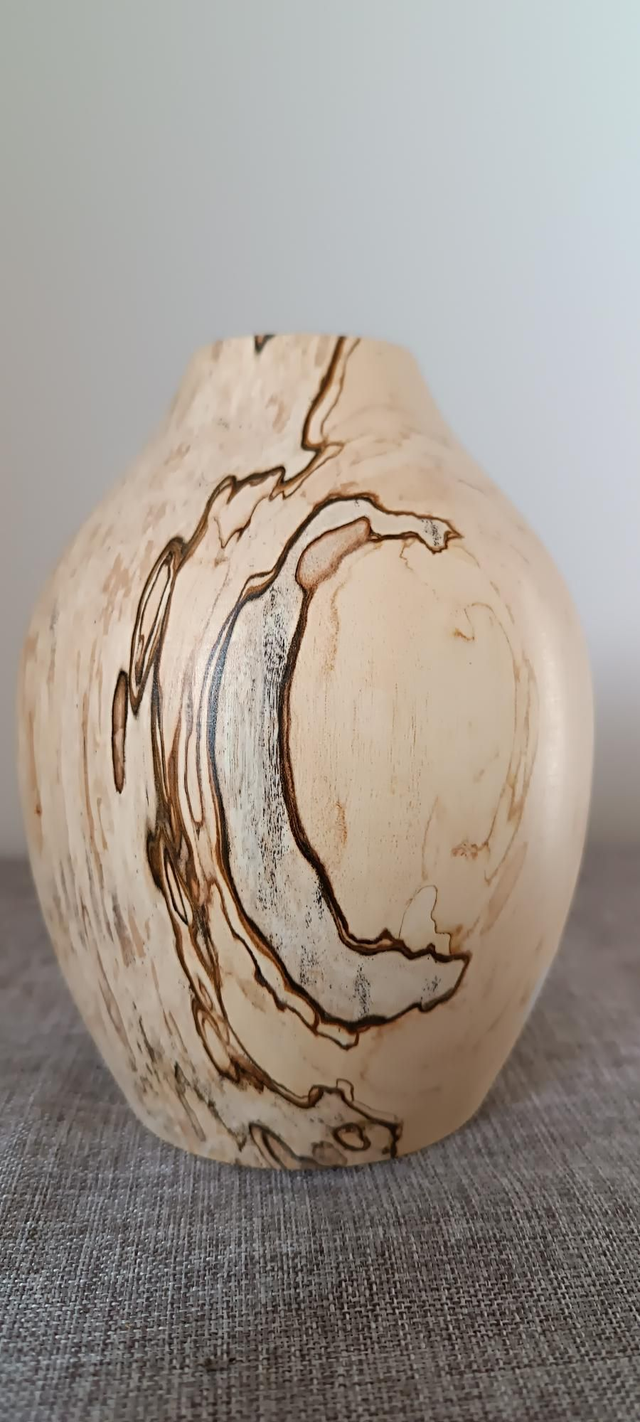 Vase en hêtre échauffé