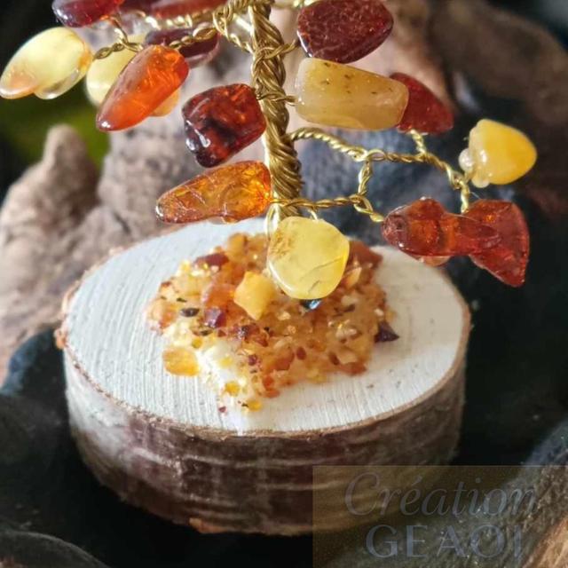 Arbre en Ambre "SYLVIA"( photo non contractuelle les couleurs et la forme peuvent varier d un arbre a l autre)