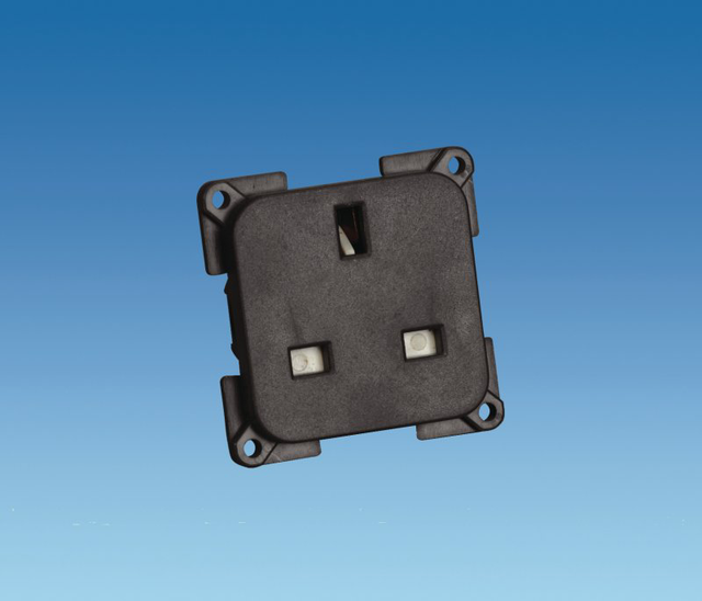 CLine 3pin 240v socket grey