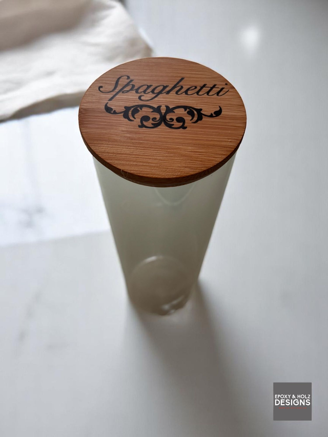 Spaghetti-Vorratsglas mit graviertem Holzdeckel – Elegant & praktisch