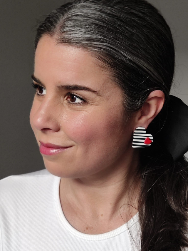 Corazones de rayas blanco y negro