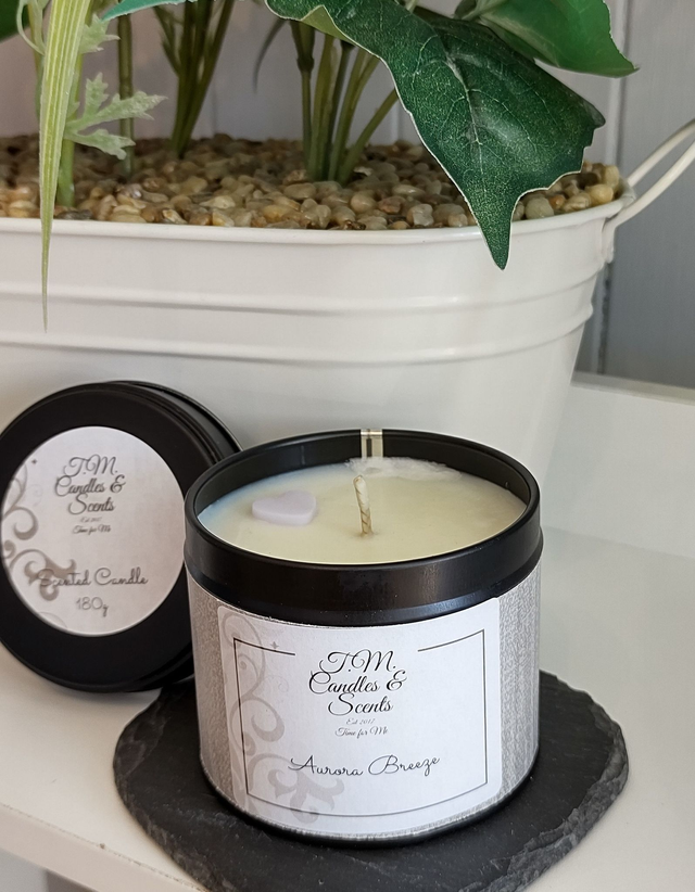 Aurora Breeze Candle Tin