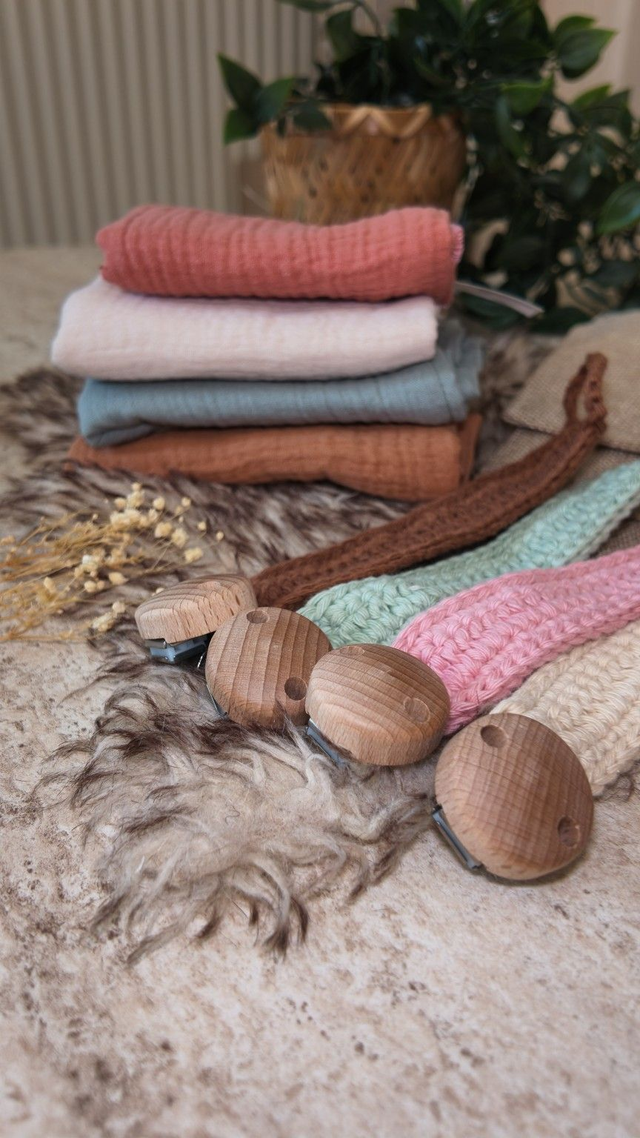 Duo Essentiel – Lange &amp; attache-tétine crochetée