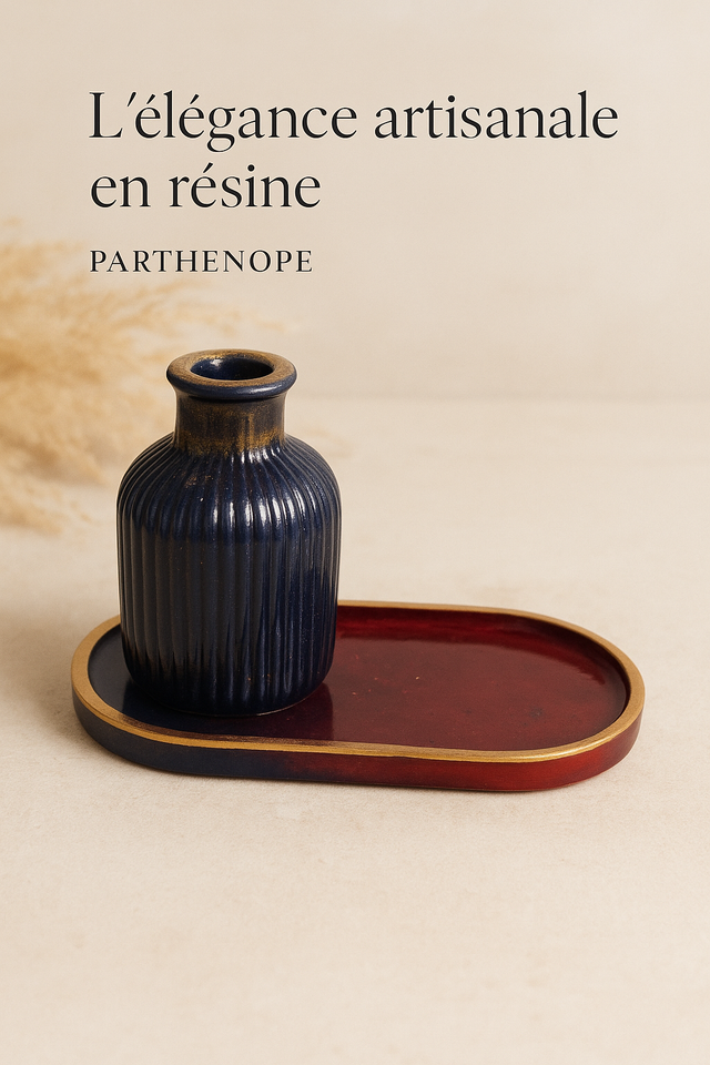 Set décoratif en résine bleu nuit et or | Vase nervuré artisanal avec plateau assorti