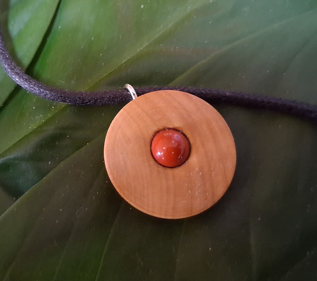 Pendentif Bois et Pierre, Buis et Jade