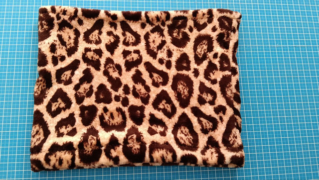 tour de cou en polaire léopard