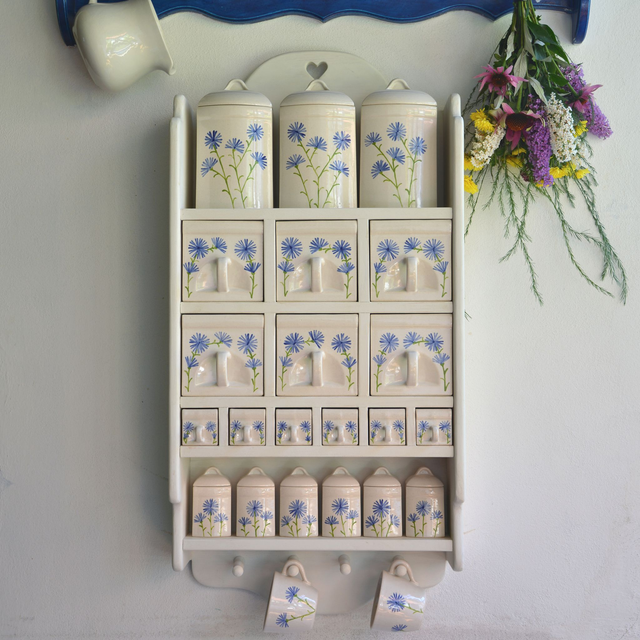 Kořenková sada s dřevěnou policí