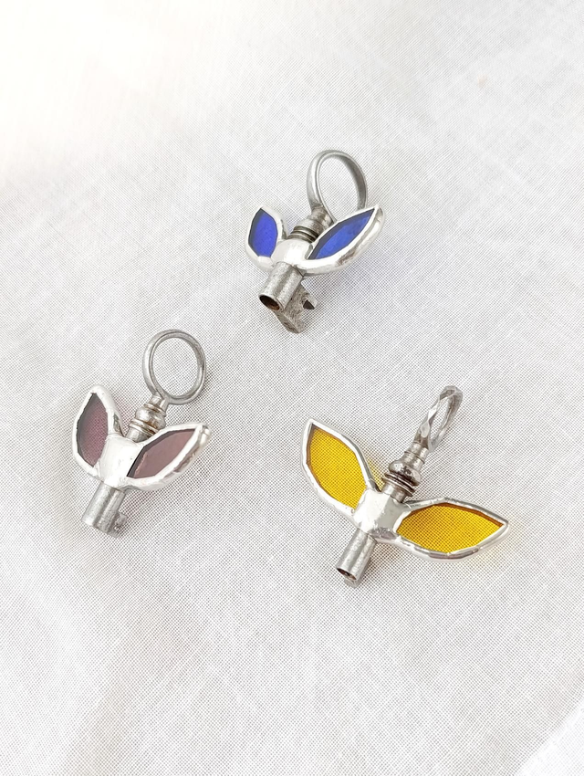 🗝️ Mini clé féerique "Reyne" en vitrail