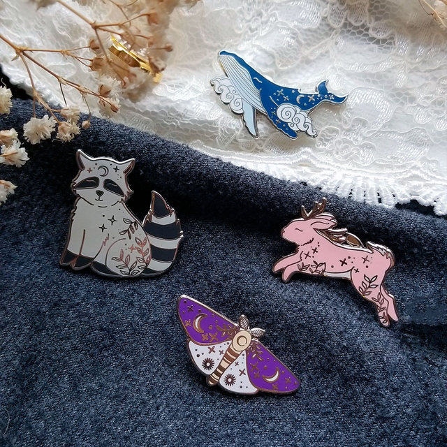 Lot de 4 pin's "Animaux mystiques"