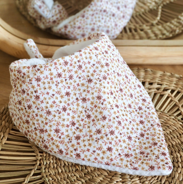 CÉLESTE ROUGE Bavoir bandana