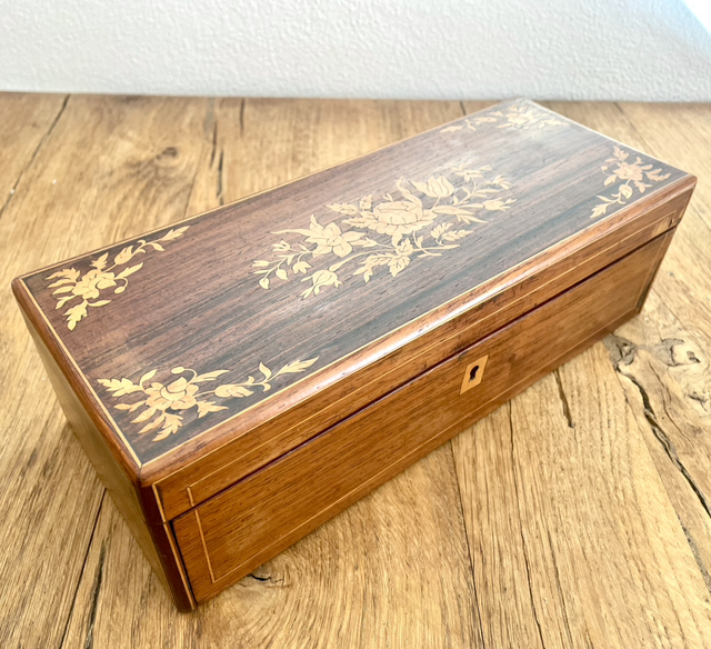 Boite à gants ancienne Marqueterie