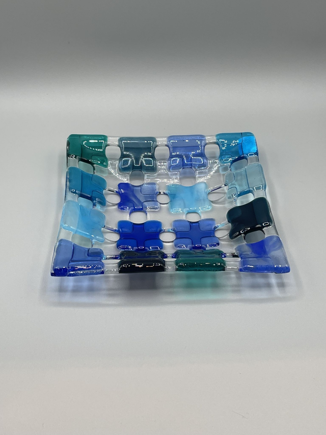 Blue/Green transparent lattice dish