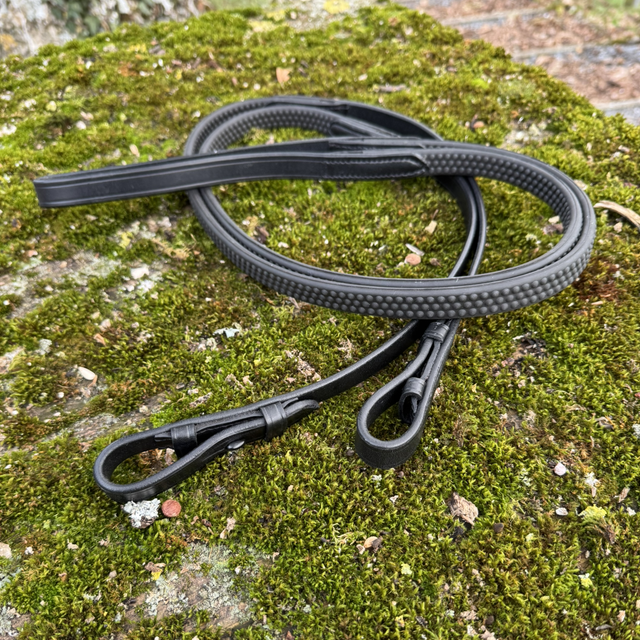 Zügel Kjangi - Hochwertige gummierte Zügel mit Leder und Schnallen