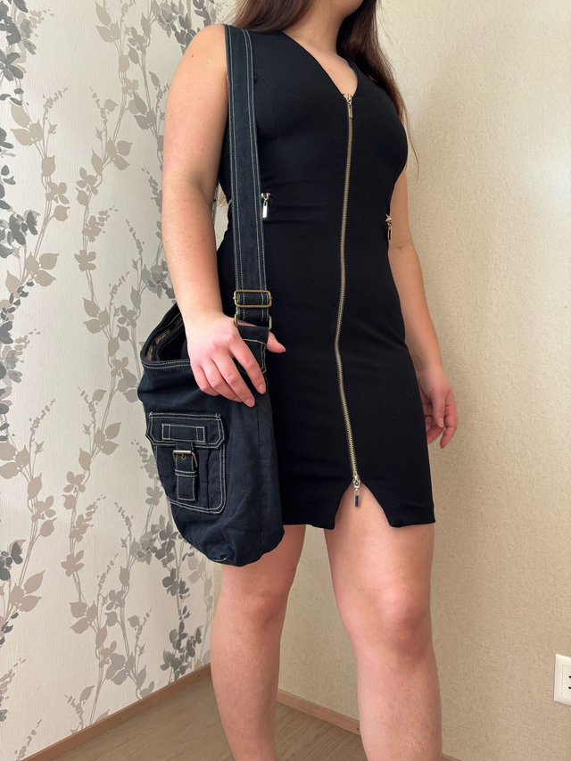 Robe noire Manor avec fermeture éclair dorée (79)