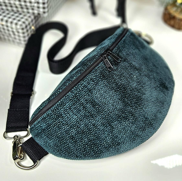 MIDNIGHT IVY crossbody övtáska