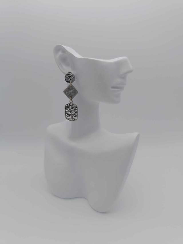 Boucles d&#039;oreilles en métal et porcelaine froide    