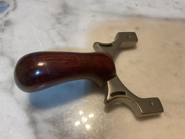 10F1 ... lance pierre compétition bois inox TTF  - (2 bandes)