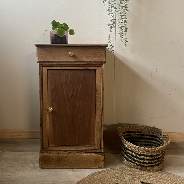Meuble d’appoint rustique 