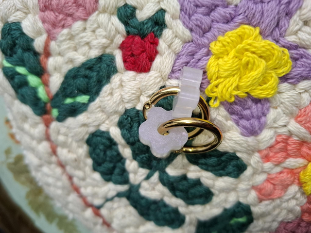 Créoles fleurs irisées