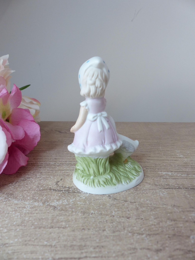 Vintage petite fille avec oie canard en céramique, décor fermière vie à la campagne souvenir vacances, décoration maison ferme campagne