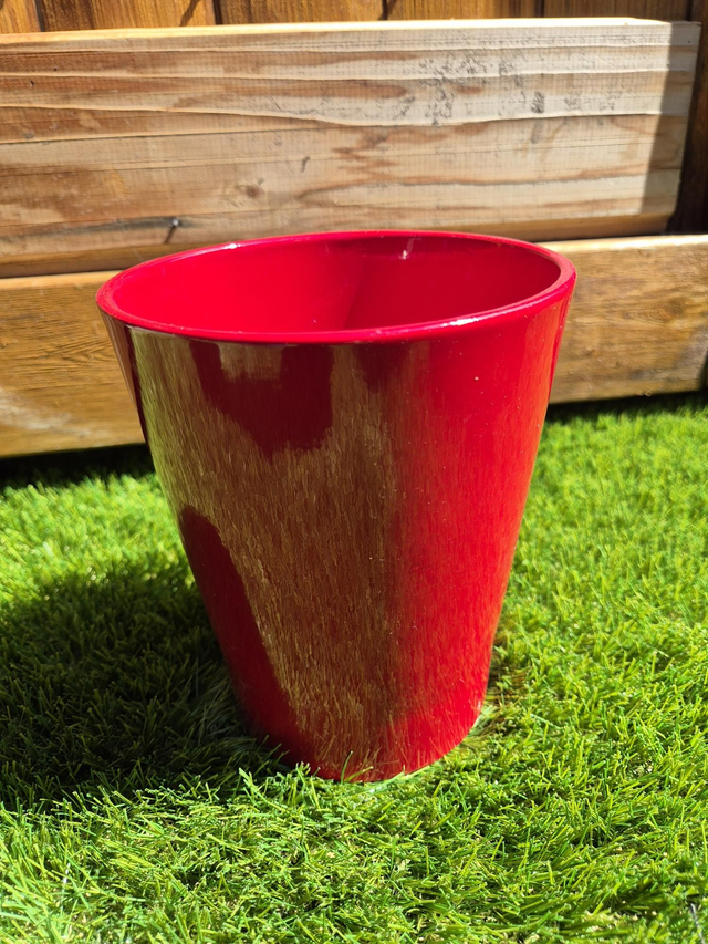 Cache pot rouge diam 12cm hauteur 15,8cm