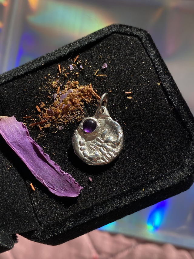 Серия "Марс в Скорпион" - сребърен талисман с минерал