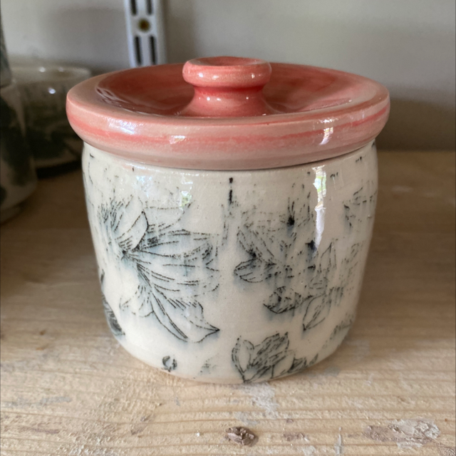 Pink lidded pot (antique style)