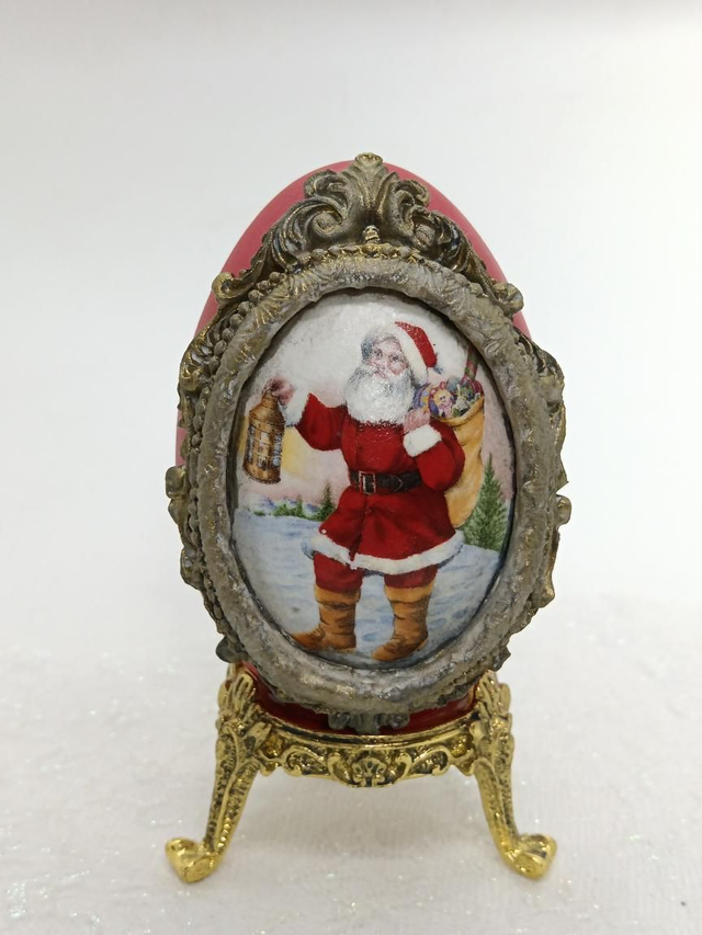 Vintage Santa on a large Goose egg 