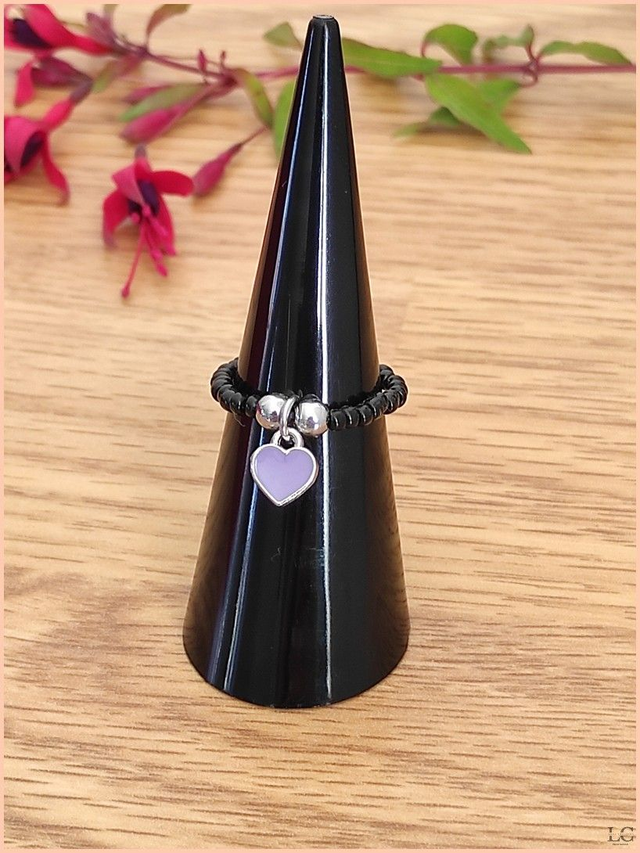 Bague élastique, perle de rocaille, avec breloque