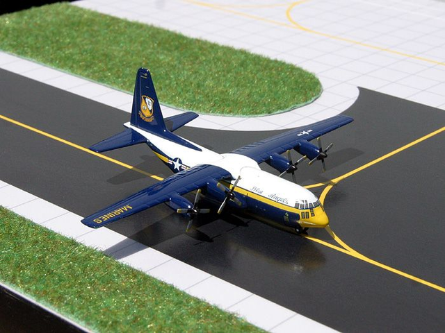United States Marines C-130F (15-1891) &quot;Blue Angels&quot;,  1:400, SELTEN