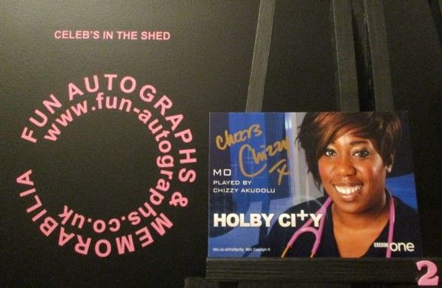Chizzy Akudolu (Mo) Authentic Autographed Holby City 6x4 Cast Card (2)