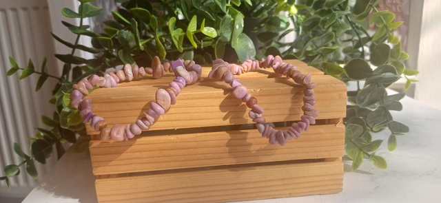 Phosphosderite Chip Bracelet