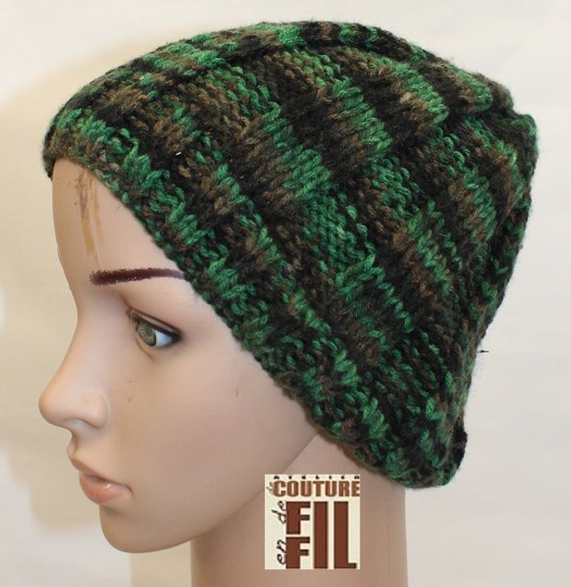 Bonnet vert noir et marron 