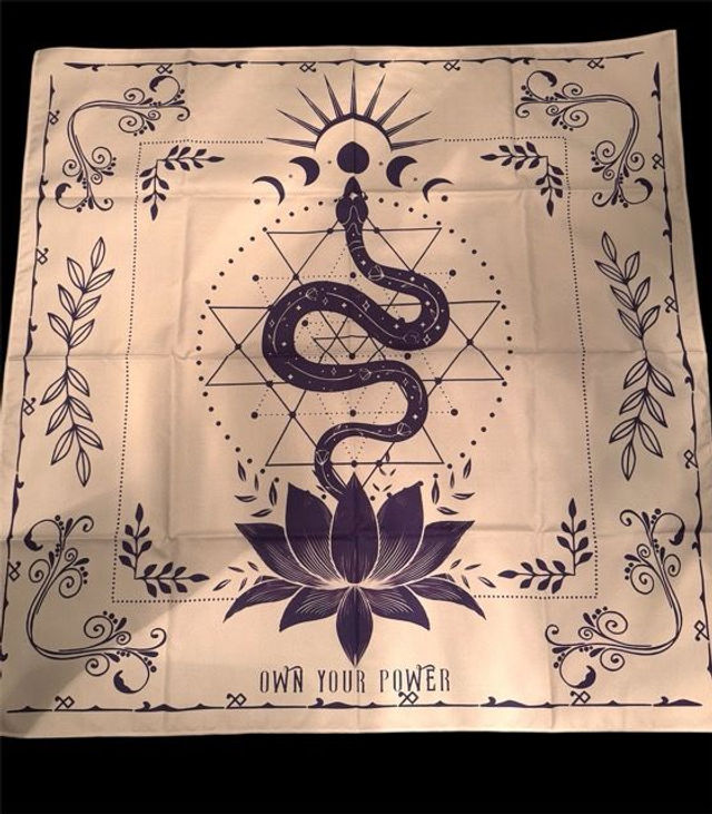 Nappe Mystique 70x70 cm - "Own Your Power" avec Design Serpent et Lotus