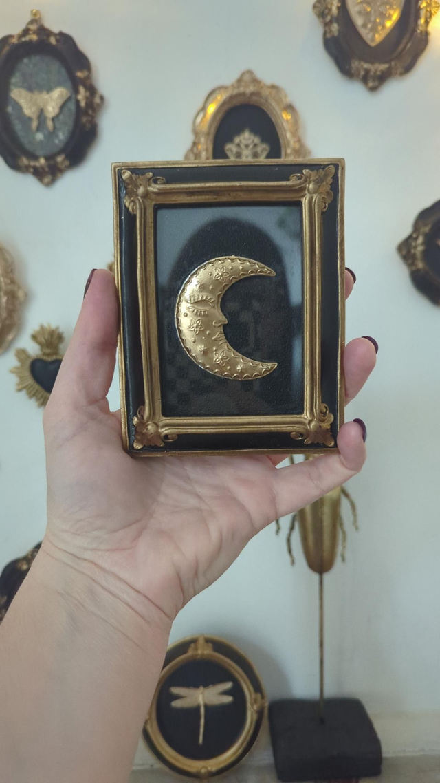 Cadre rectangulaire noir et doré - lune dorée