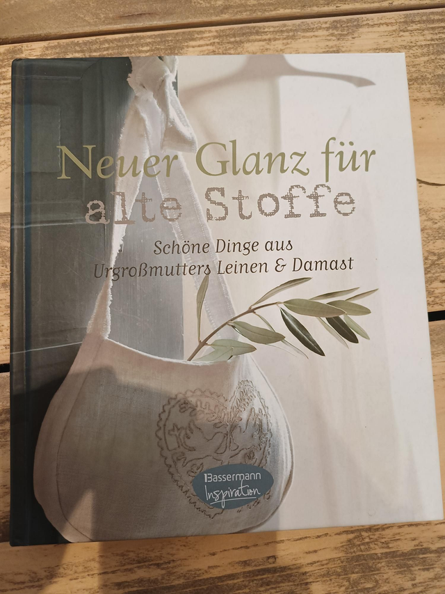 Boek: Neuer Glanz für alte Stoffe (Duits)