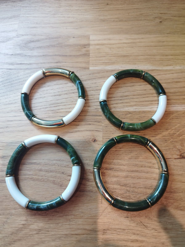 Bracelet perle tube incurvé "Pena Bella"