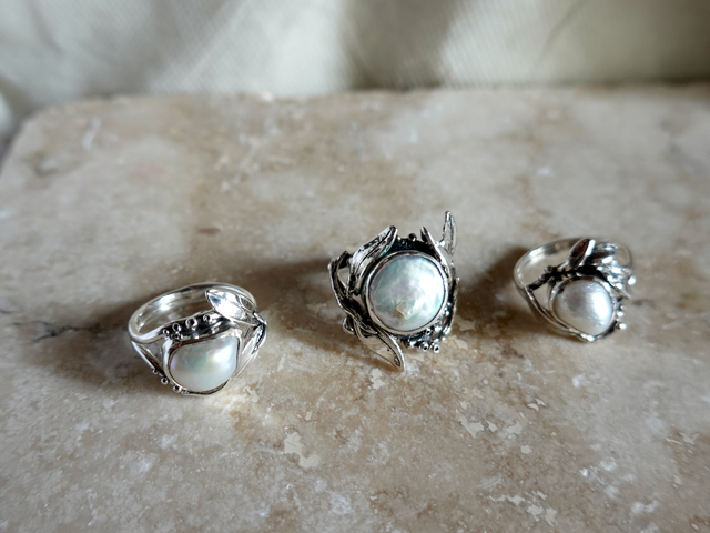 Anelli Curaes con perla barocca