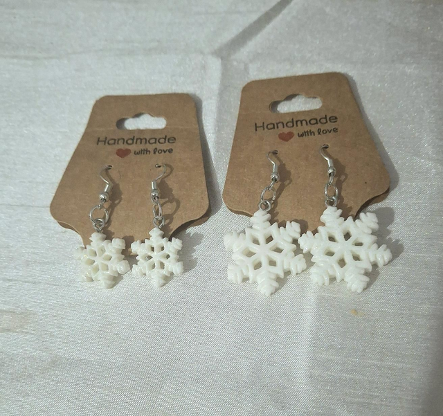 Snowflake Dangle Earrings 