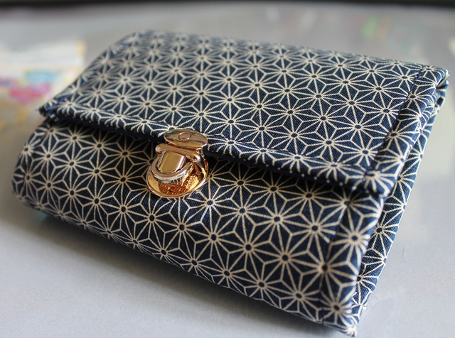 Portefeuille court à fermoir "Asanoha" bleu