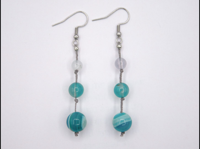 Boucles d'oreilles 3 agates bleues sur soie tressée