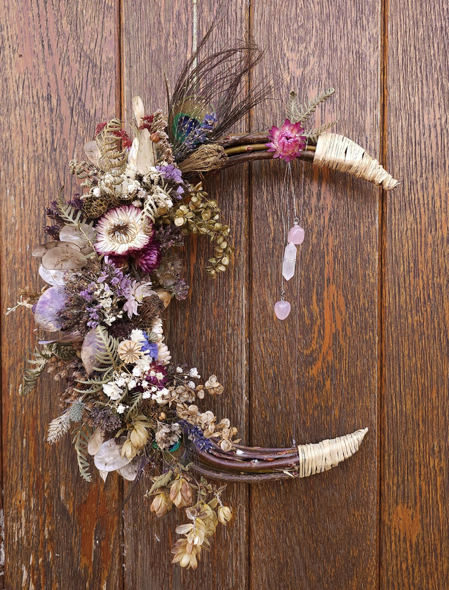 Crescent Crystal Dried Wreath